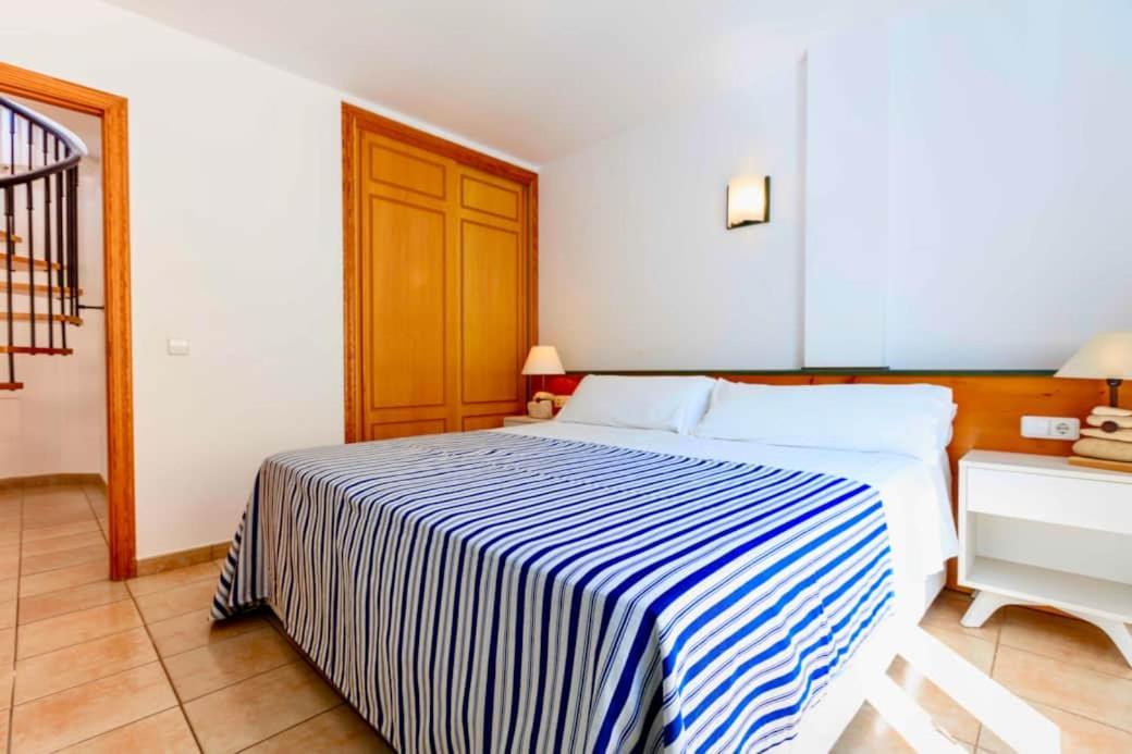 Apartamentos Sa Varadero 3D Vista Mare Laterale 에스푸홀스 외부 사진